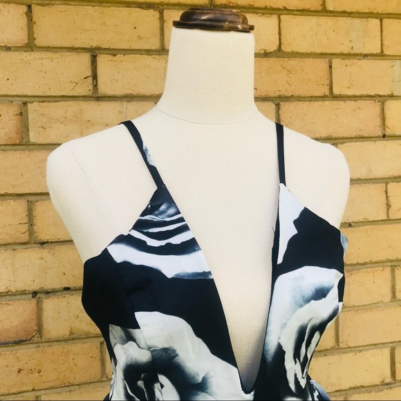 PARADISCO BNWT size 8 Playsuit Romper Skort Dressy Party Cocktail Floral - Picture 2 of 9